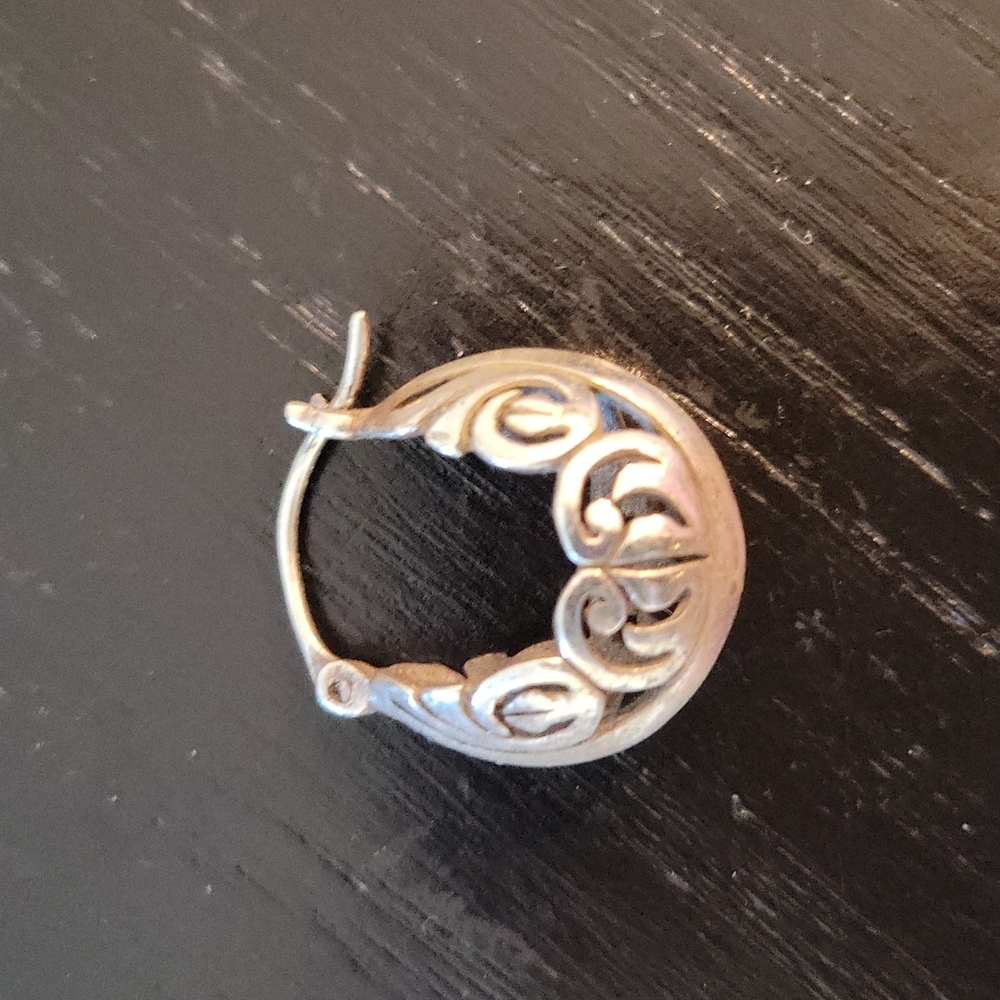 Silpada Sterling Filigree SINGLE Hoop Earring